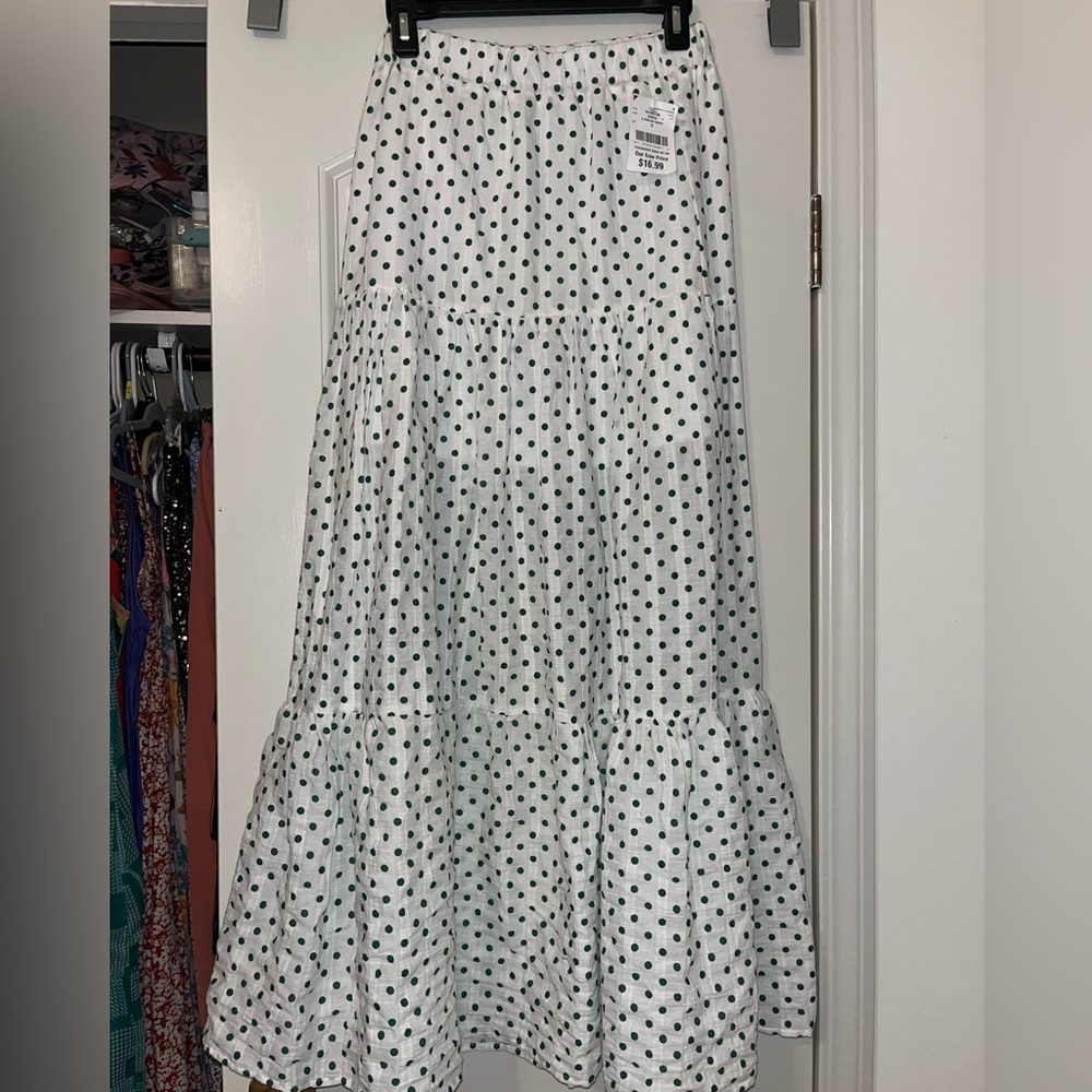 Size Small green and white polka dot skirt